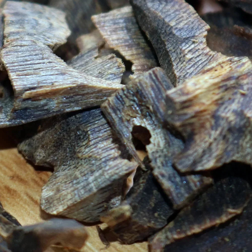 100g البخور الطبيعي Lot High Grade Natural Vietnam Sinking Small Oud Chip Underwater Wood Oud Full Resin Free Shipping